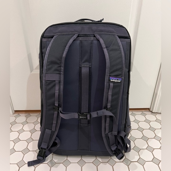 Patagonia Black Hole® Mini MLC® Pack 30L - Picture 2 of 15